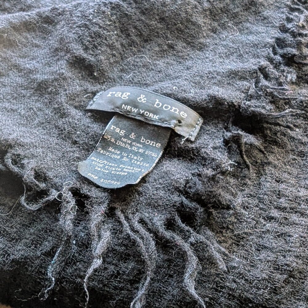 Rag & Bone Black Virgin Wool Square Scarf/Wrap 45” Made in Italy - Picture 2 of 5